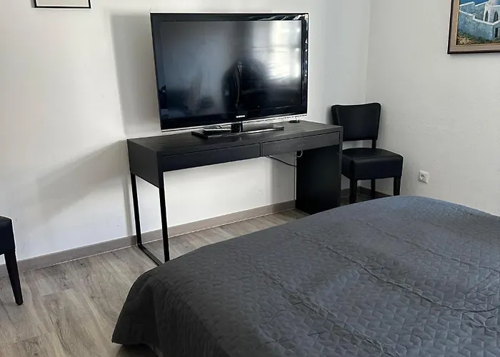 Upper-house Goldener Hirsch *