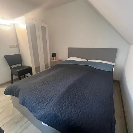 Upper-house Goldener Hirsch * Aystetten