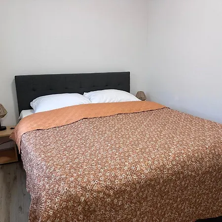 Upper-house Goldener Hirsch Aystetten