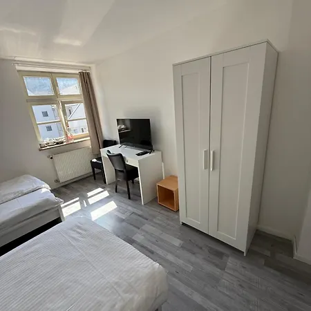 Upper-house Goldener Hirsch *