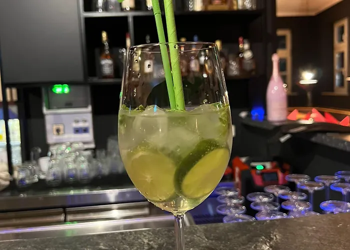 Upper-house Goldener Hirsch Hotell *